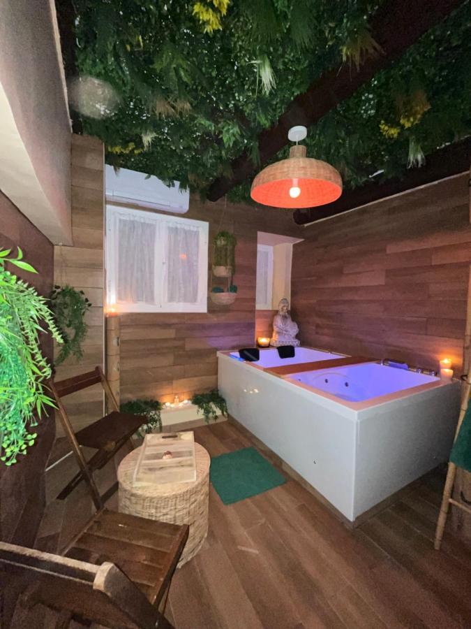 Le Balneo Jacuzzi Vieil Antibes Safranier Apartment Luaran gambar
